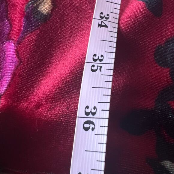 Vince Camuto Velvet Floral Ruched Short Sleeve Dress Size 2 - Picture 13 of 13